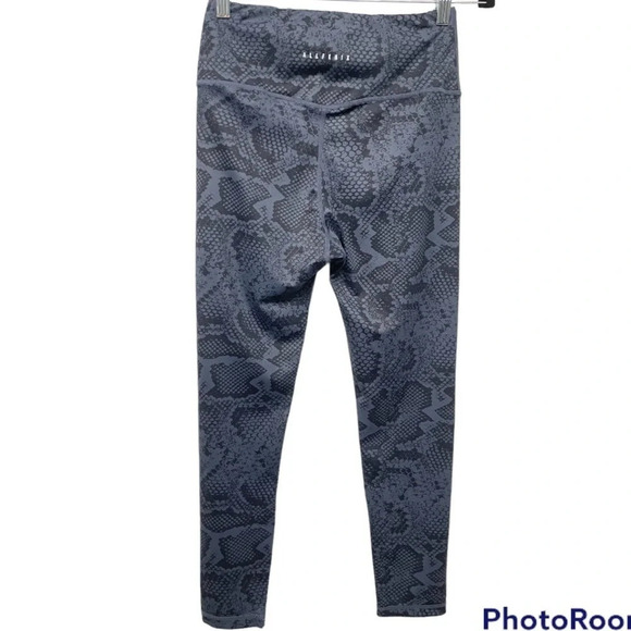 All Fenix Charcoal Python Print leggings high rise size large - Picture 9 of 10